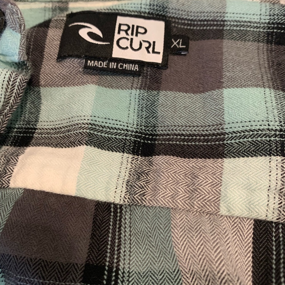 Men’s Rip Curl button up shirt